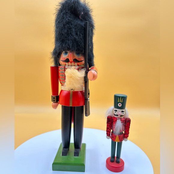 Vintage Holiday Vintage German Nutcracker Beefeater And Small